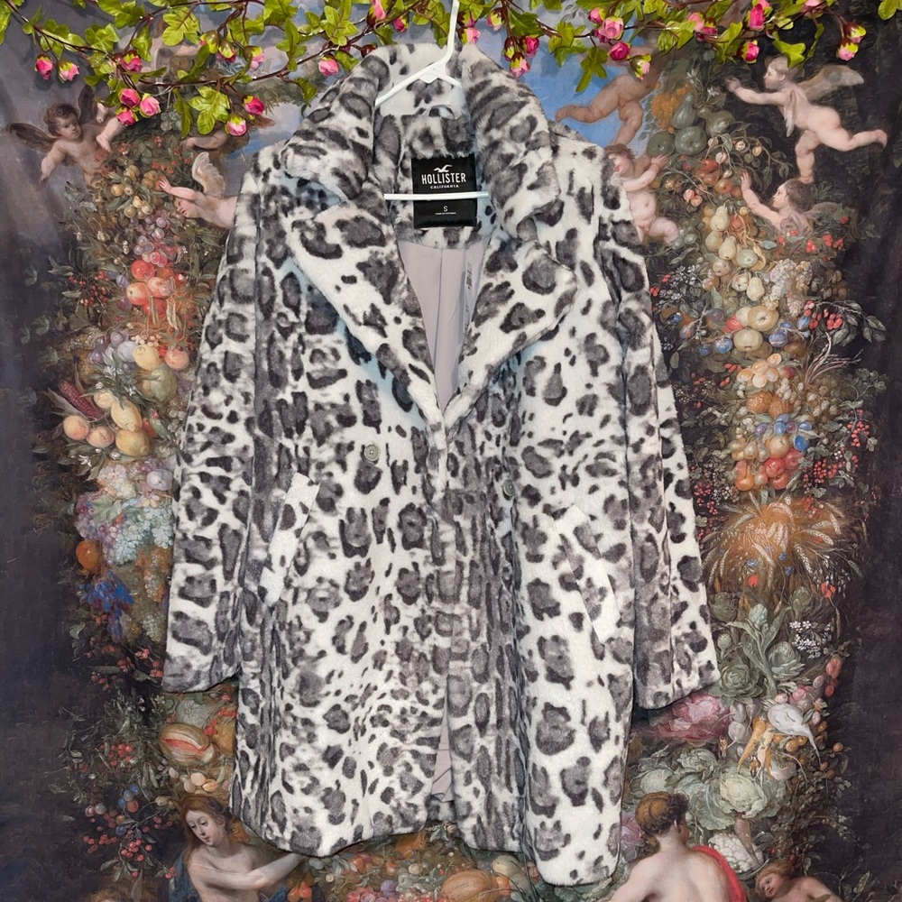 Hollister Gray Leopard Women’s Sz Small Faux Fur Longline Coat